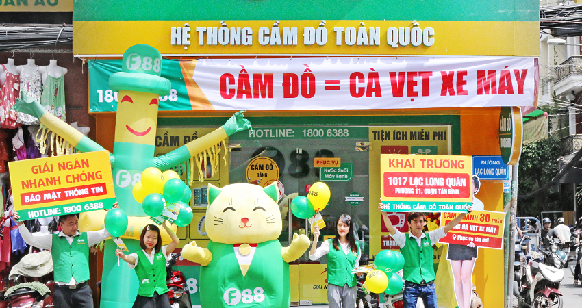 Nhân viên tại F88 hỗ trợ vay tiền mặt tại Quảng Ninh chuyên nghiệp